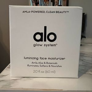 NEW alo yoga alo glow system luminizing face moisturizer